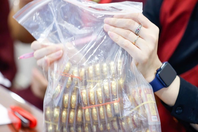 Giá vàng trên chợ mạng tăng loạn xạ - Ảnh 6