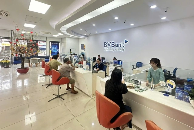 Ngân hàng Nhà nước tăng lượng tiền bơm ra khi lãi suất đi lên - Ảnh 1