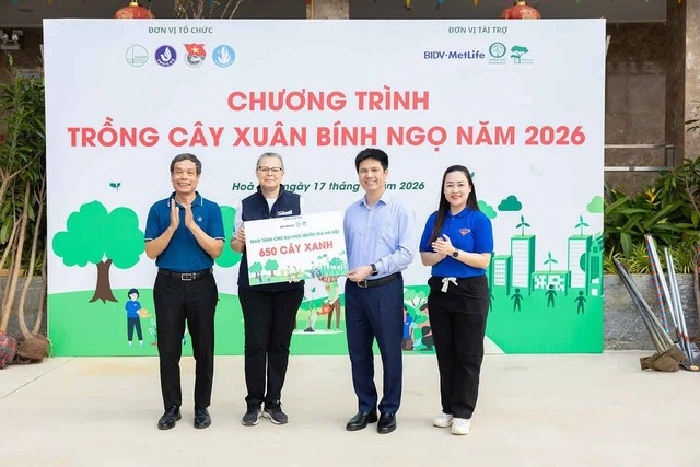 BIDV MetLife tham gia trồng 650 cây xanh tại Đại học Quốc gia Hà Nội - Ảnh 1