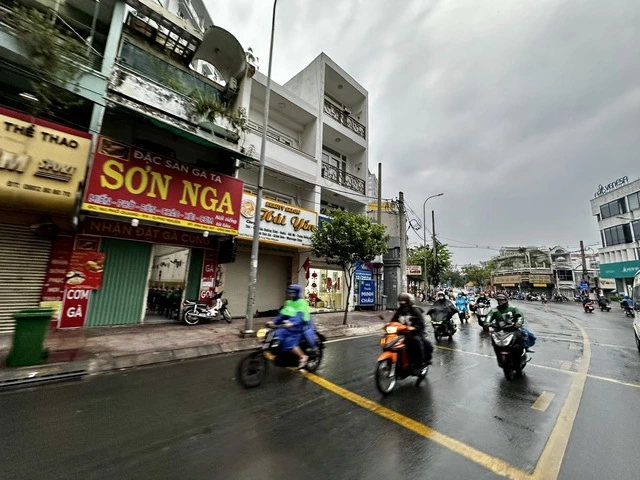 Đợt mưa trái mùa mới diễn biến thế nào? - Ảnh 1