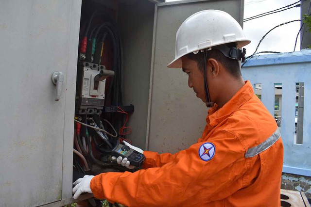 EVNSPC chủ động nhiều giải pháp đảm bảo điện mùa nắng nóng - Ảnh 5