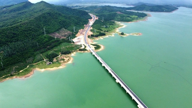 Thanh Hóa hướng tới trở thành trung tâm năng lượng quốc gia - Ảnh 3