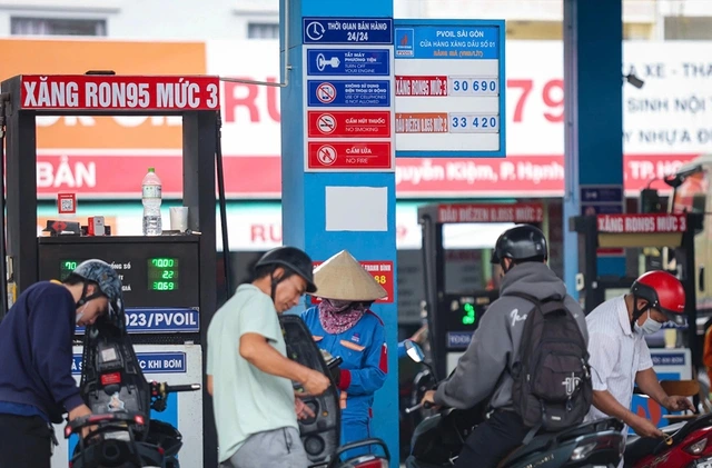 Tiết kiệm xăng dầu là nâng cao năng lực cạnh tranh của doanh nghiệp - Ảnh 1