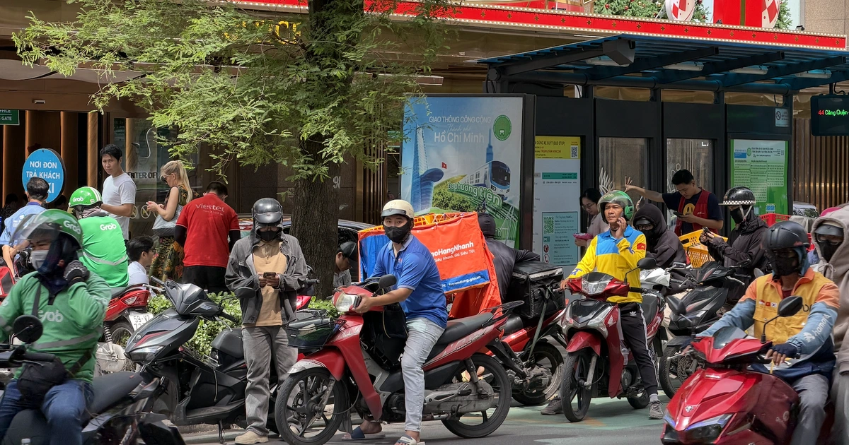 Phí giao hàng đồng loạt tăng