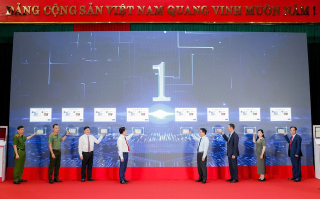 Agribank đồng hành cùng tỉnh Thanh Hoá triển khai mô hình Kiosk hành chính công thông minh - Ảnh 4