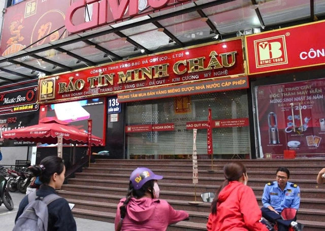 3 cửa hàng của Bảo Tín Minh Châu ở Hà Nội đồng loạt đóng cửa - Ảnh 1