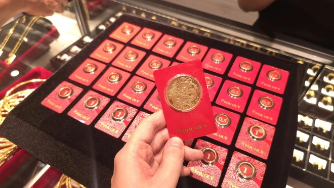 Giá vàng Bảo Tín Minh Châu neo cao nhất thị trường trước giờ mở cửa trở lại - Ảnh 1