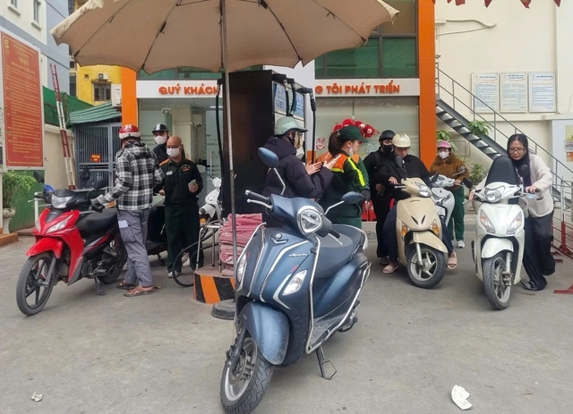 Giá xăng RON95-III tăng 335 đồng/lít, E5RON92 giảm 447 đồng/lít - Ảnh 1