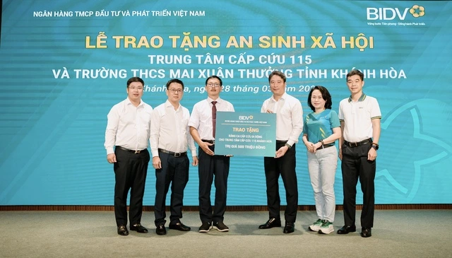 BIDV trao 1 tỉ đồng cho chương trình an sinh xã hội địa bàn tỉnh Khánh Hòa - Ảnh 1