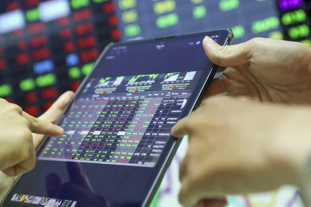 Rà soát tư cách công ty đại chúng, doanh nghiệp nào có thể bị hủy niêm yết? - Ảnh 1