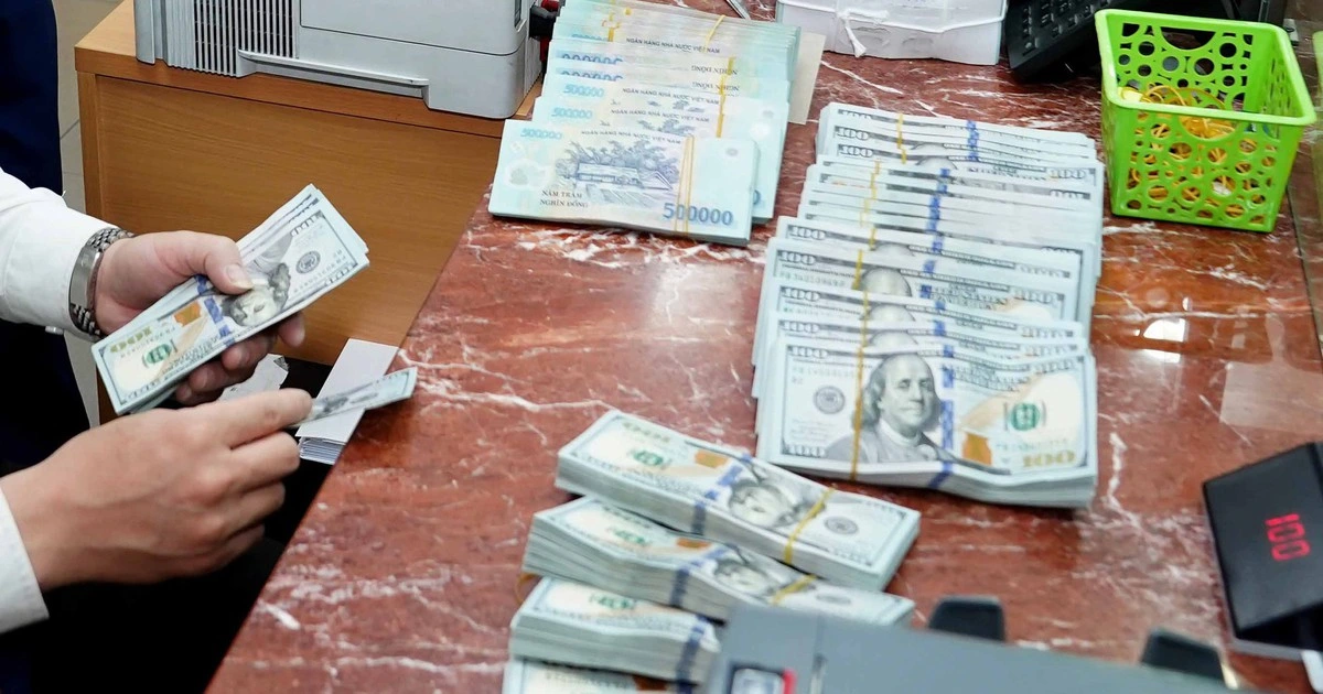 Giá USD hôm nay 13.3.2026: Ngân hàng tăng mạnh giá mua vào