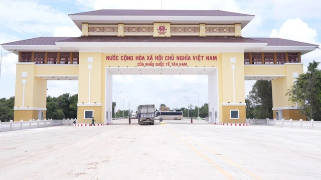 Tây Ninh nghiên cứu làm đường 4 làn xe nối cửa khẩu với cao tốc - Ảnh 1