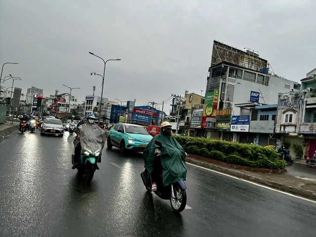 TP.HCM và Lâm Đồng có mưa trái mùa nhiều nơi - Ảnh 1