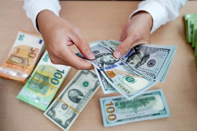 Giá USD hôm nay 2.3.2026: Biến động trái chiều - Ảnh 1