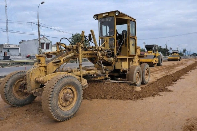 Giá vật liệu tăng, mặt bằng ‘xôi đỗ’ làm khó nhà thầu - Ảnh 1