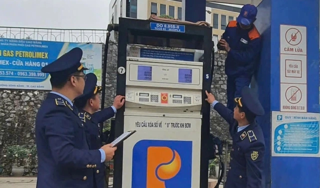 Bộ Công thương 'hỏa tốc' chỉ đạo kiểm tra, ngăn chặn tăng giá xăng dầu bất hợp lý - Ảnh 1