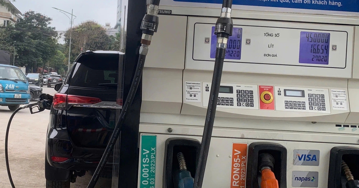 Giá xăng dầu mới nhất: Xăng RON 95 hơn 25.000 đồng/lít, dầu diesel hơn 27.000 đồng/lít