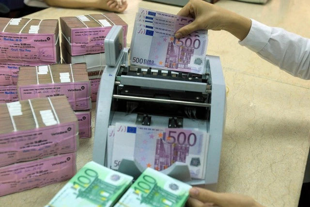 Giá USD hôm nay 15.3.2026: Tăng cao suốt tuần đẩy euro, yen Nhật đi xuống - Ảnh 1