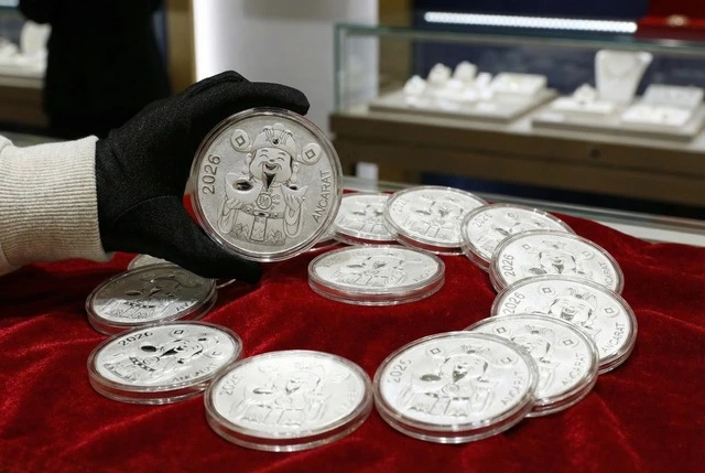 Giá bạc hôm nay 2.3: Bất ngờ giảm mạnh, còn hơn 95 triệu đồng/kg - Ảnh 1