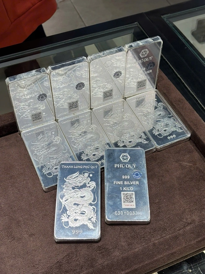 Giá vàng, giá bạc tiếp tục giảm - Ảnh 2