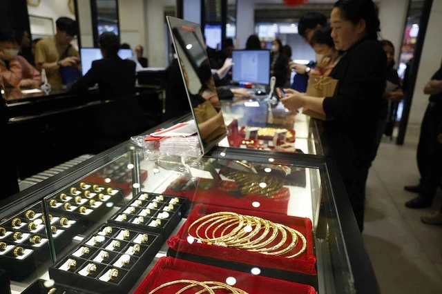 Giá vàng dự báo tăng mạnh - Ảnh 1