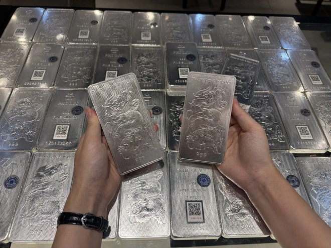 Giá vàng Bảo Tín Minh Châu neo cao nhất thị trường trước giờ mở cửa trở lại - Ảnh 2