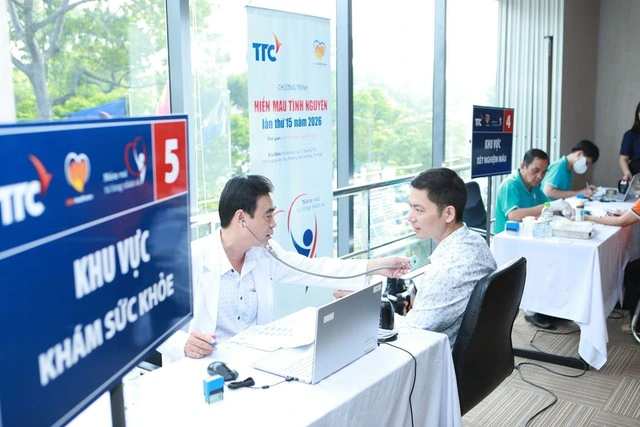 15 năm chương trình hiến máu tình nguyện ‘Niềm vui từ lòng nhân ái’ - Ảnh 4