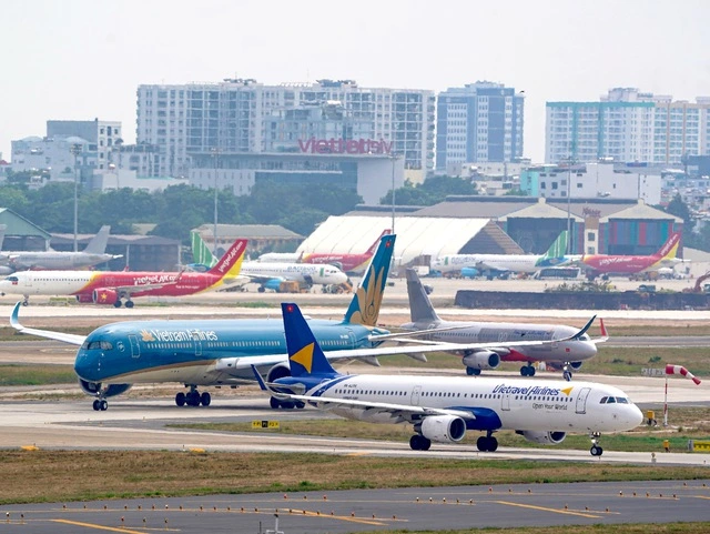 Hàng không dự kiến cắt giảm hàng nghìn chuyến, tăng giá vé từ tháng 4 - Ảnh 1