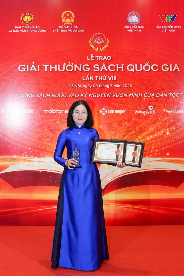 Tổng biên tập Thời báo Ngân hàng đạt hai Giải Sách Quốc gia - Ảnh 1