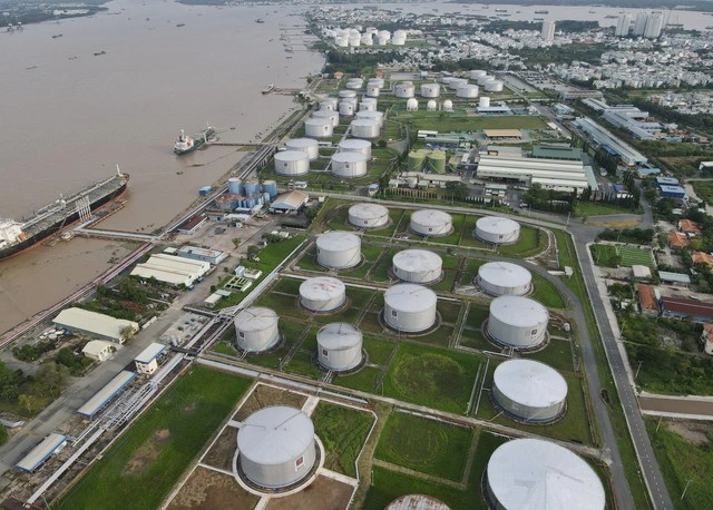 Hơn 5,5 triệu tấn xăng dầu và dầu thô đã được nhập về Việt Nam - Ảnh 1