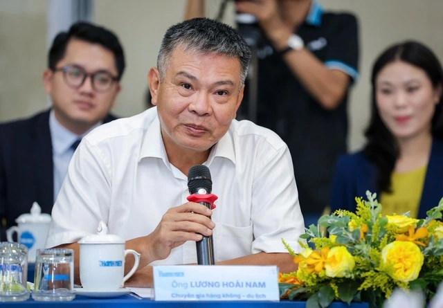 Có nên bỏ trần giá vé máy bay nội địa? - Ảnh 1