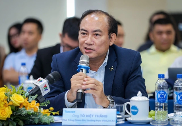 Live 
        Vietjet cam kết bảo đảm quyền lợi khách hàng khi cắt giảm chuyến bay - Ảnh 1