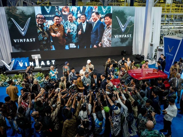 Xe điện lội ngược dòng giữa bão nhiên liệu - Ảnh 2