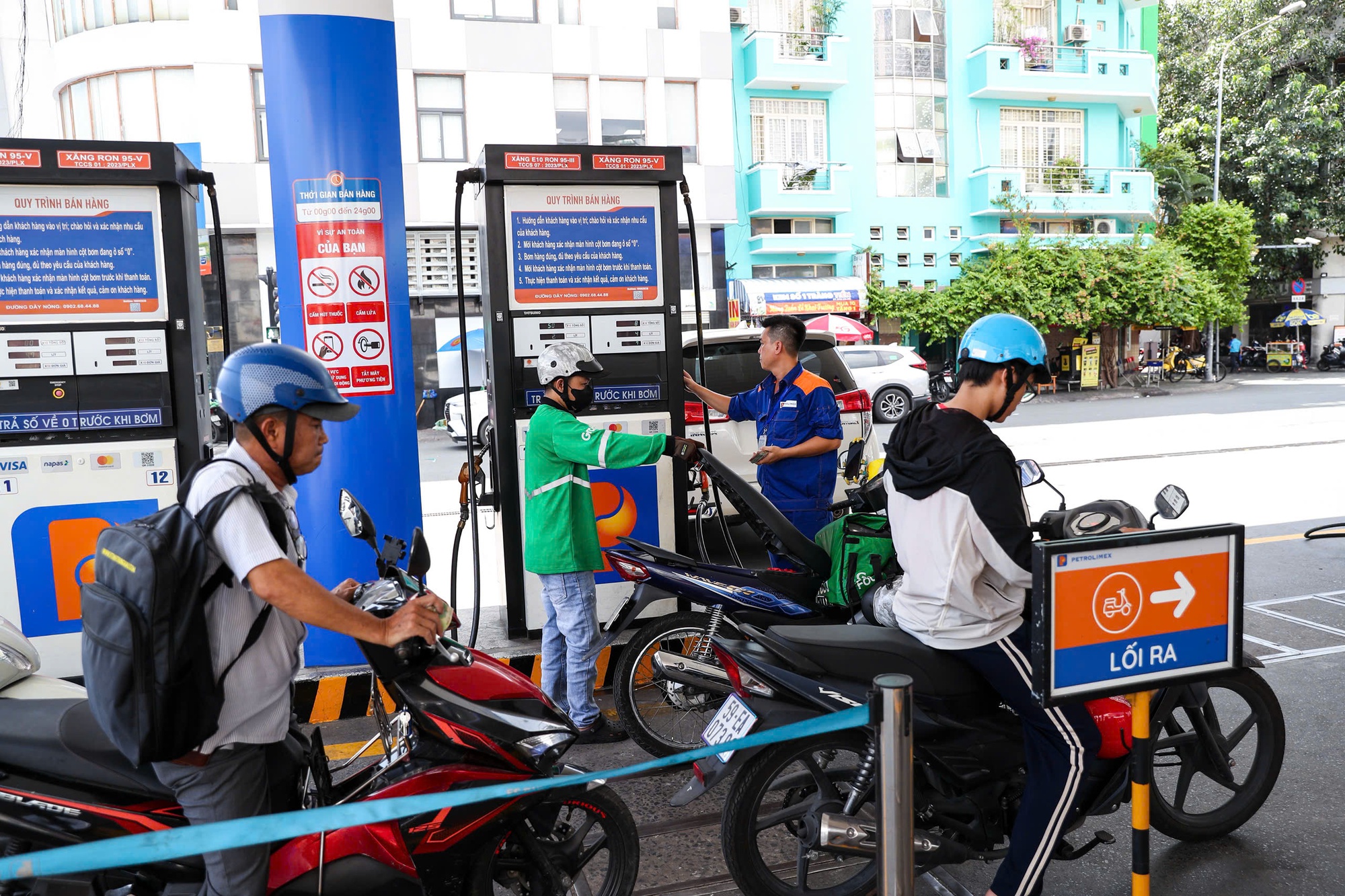 Nỗ lực đảm bảo nguồn cung xăng dầu - Ảnh 2