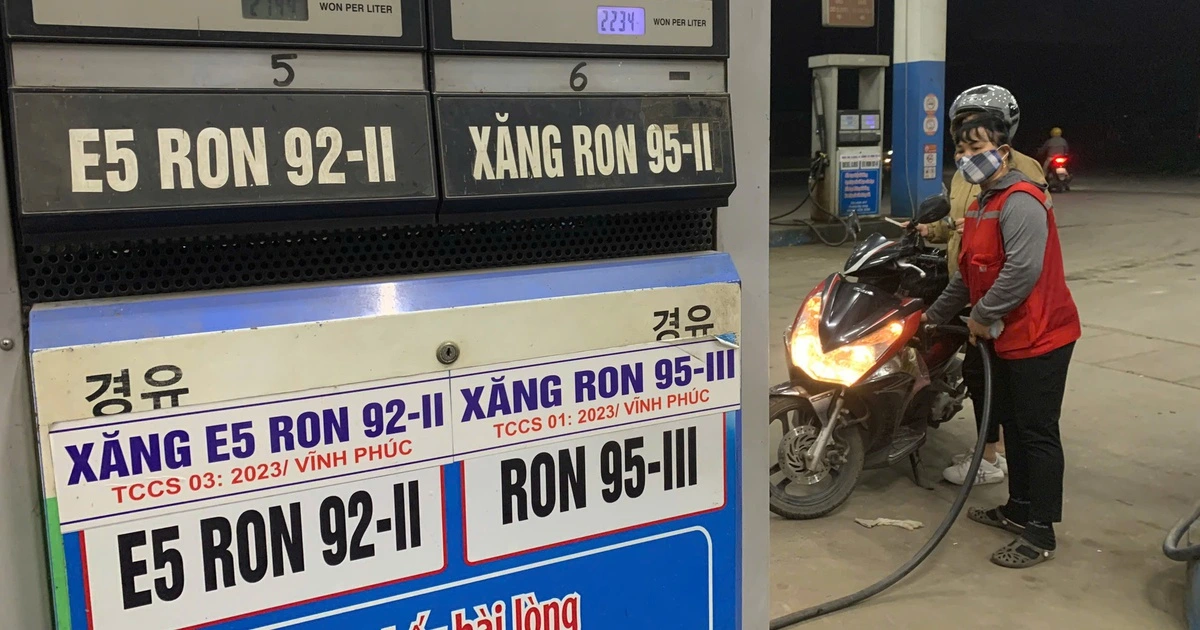 Bộ Công thương thông tin về nguồn cung sau khi giá xăng dầu tăng vọt