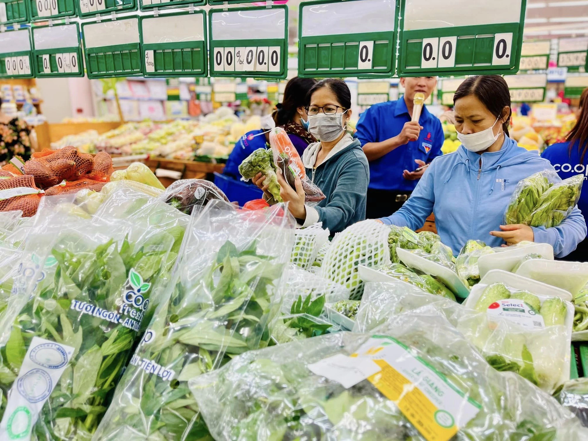 Ngược dòng giữa cơn bão giá - Ảnh 2