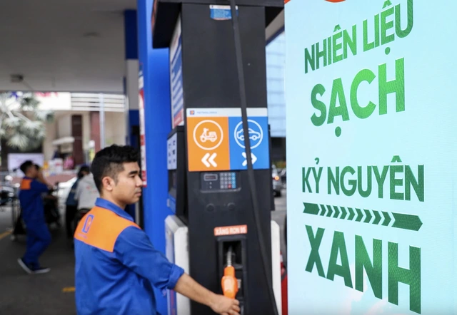 Tăng tốc đưa xăng sinh học E10 ra thị trường trong tháng 4 - Ảnh 1