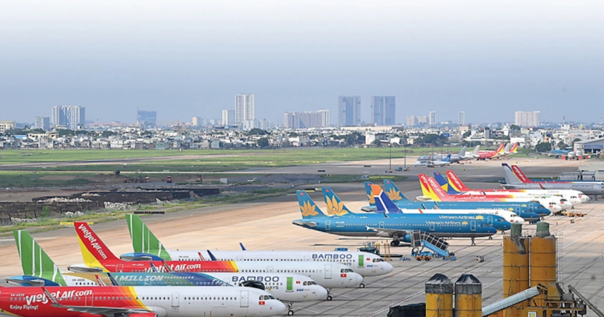 Hàng không lo 'càng bay càng lỗ' do khan hiếm xăng dầu