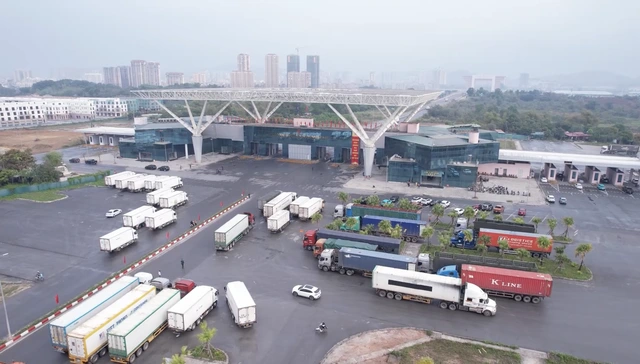 Thí điểm thông quan cuối tuần tại cửa khẩu Móng Cái - Ảnh 1