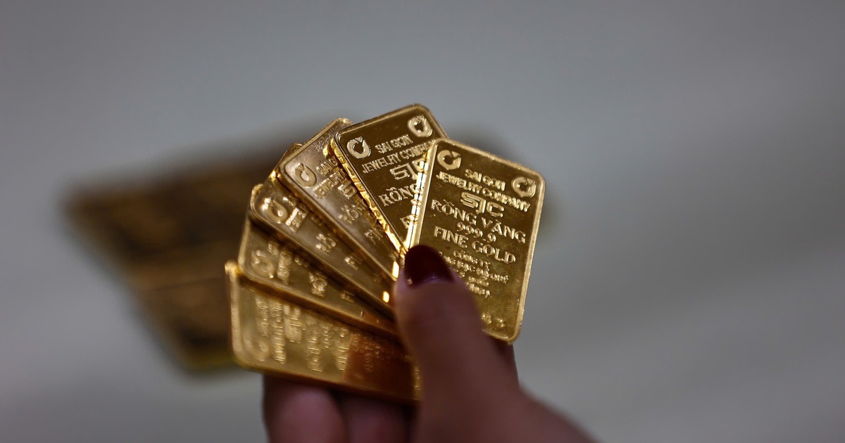 Giá vàng, bạc phiên giao dịch Mỹ giảm không phanh