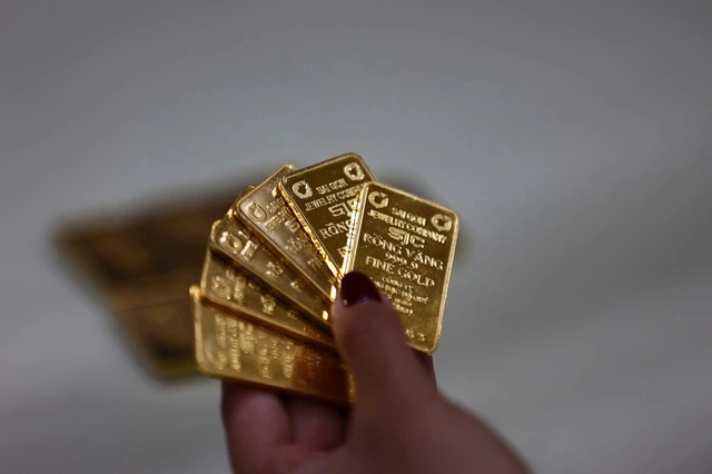 Giá vàng hôm nay 4.3.2026: Vàng SJC giảm mạnh, lỗ gần 11 triệu đồng/lượng - Ảnh 1