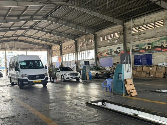 Đăng kiểm tại TP.HCM lại nghẽn mạng, quá tải - Ảnh 1