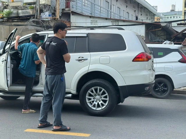 Đăng kiểm tại TP.HCM lại nghẽn mạng, quá tải - Ảnh 4