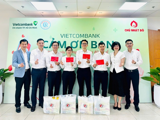 Vietcombank TP.HCM hiến tặng 222 đơn vị máu, lan tỏa tinh thần ‘Chủ Nhật Đỏ’ - Ảnh 3