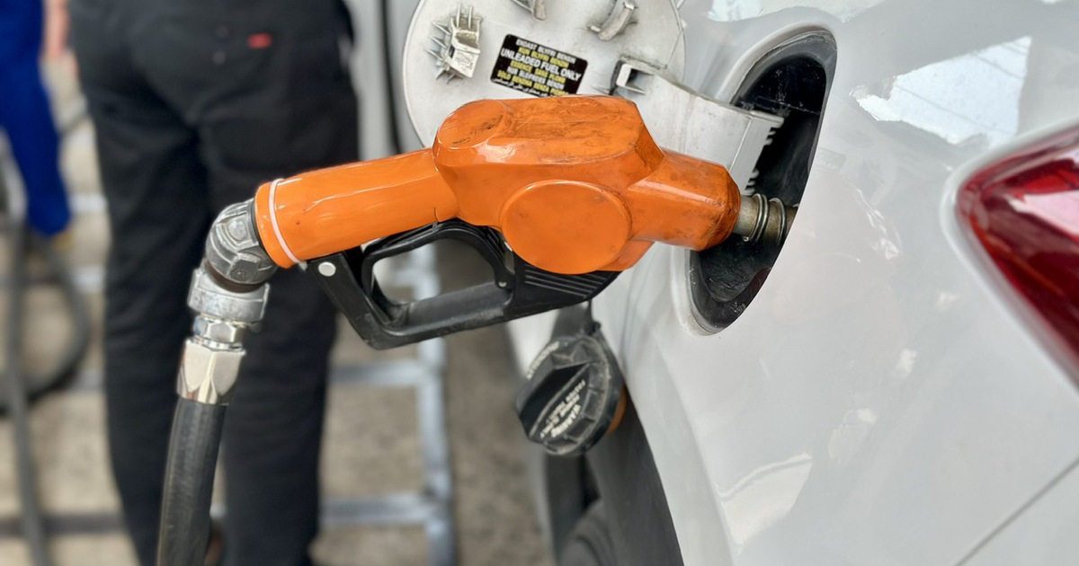 Đề xuất bình ổn khi giá xăng dầu tăng trên 20% trong một tháng