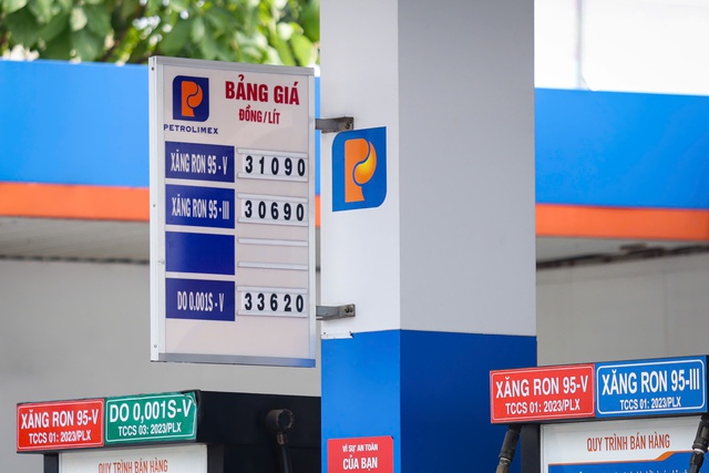 Chỉ được điều chỉnh khi giá xăng dầu tăng từ 15% trở lên - Ảnh 1