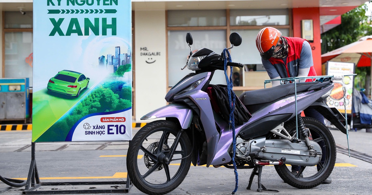 Giảm mạnh thuế để bình ổn thị trường xăng dầu