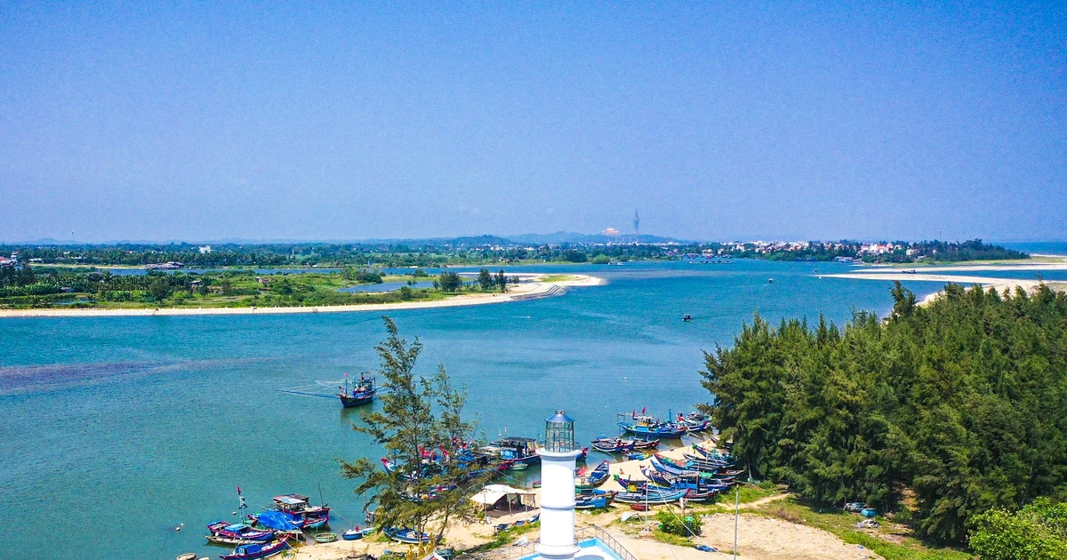 Đề xuất 950 tỉ đồng xây đê chắn cát, nạo vét luồng lạch tại Cửa Lở