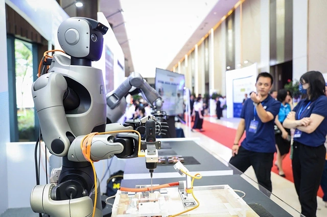 Quyết liệt tăng trưởng kinh tế cao và thực chất - Ảnh 1