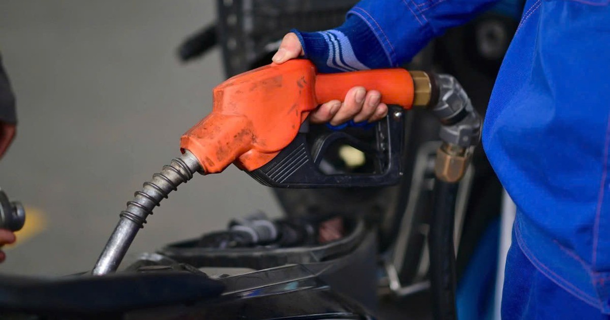 Giá xăng dầu đồng loạt tăng mạnh, có loại tăng hơn 7.000 đồng/lít